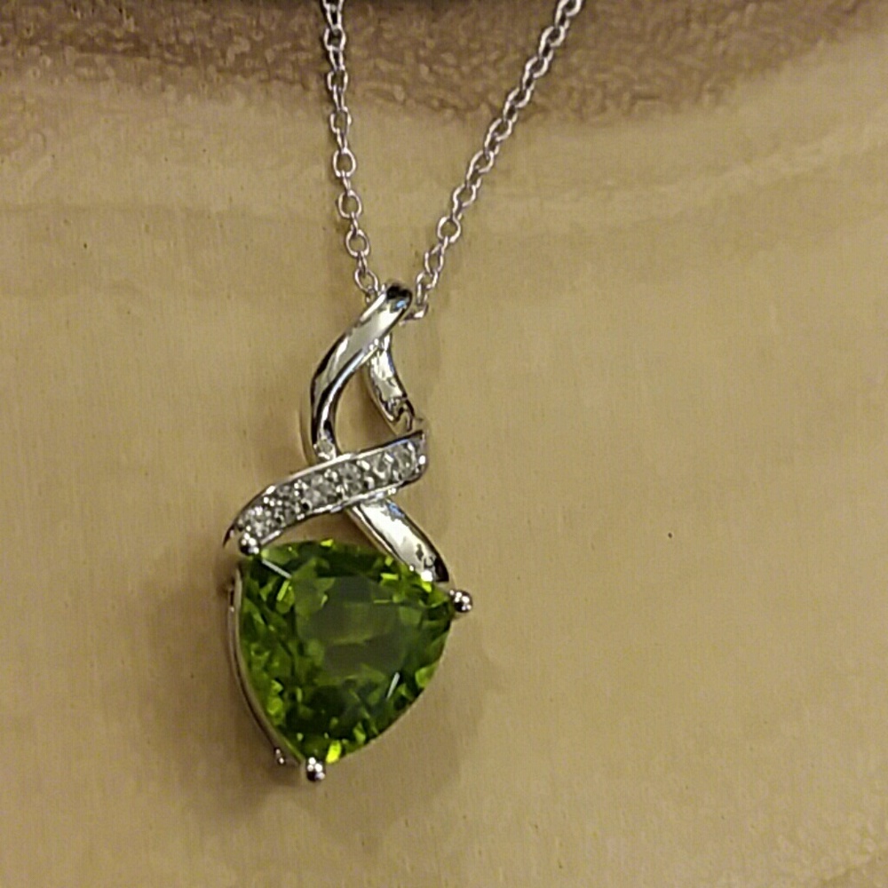 4 CARAT PERIDOT  NECKLACE - Picture 4 of 8